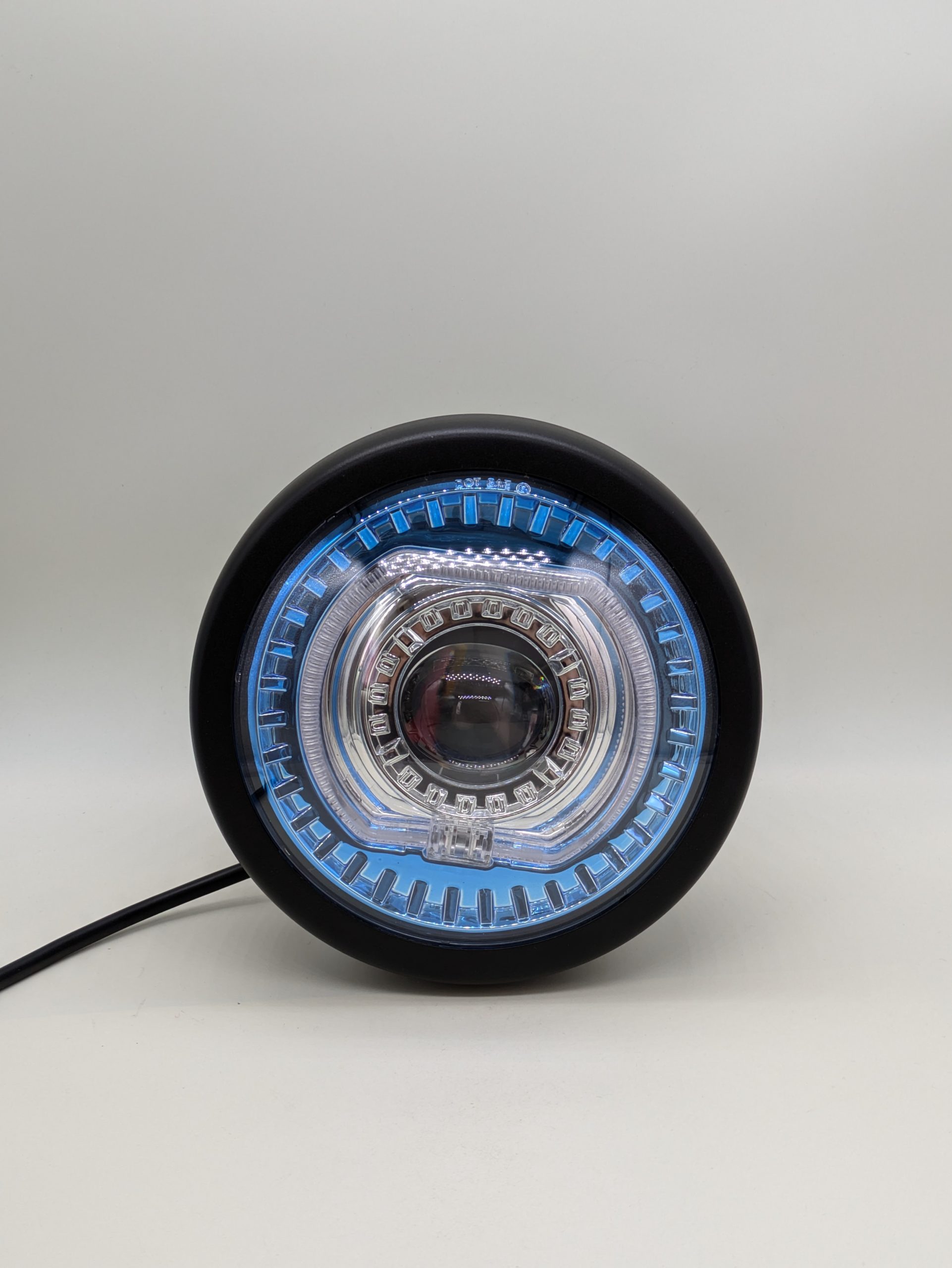 5.75 inch assembly headlight - built-in large lens