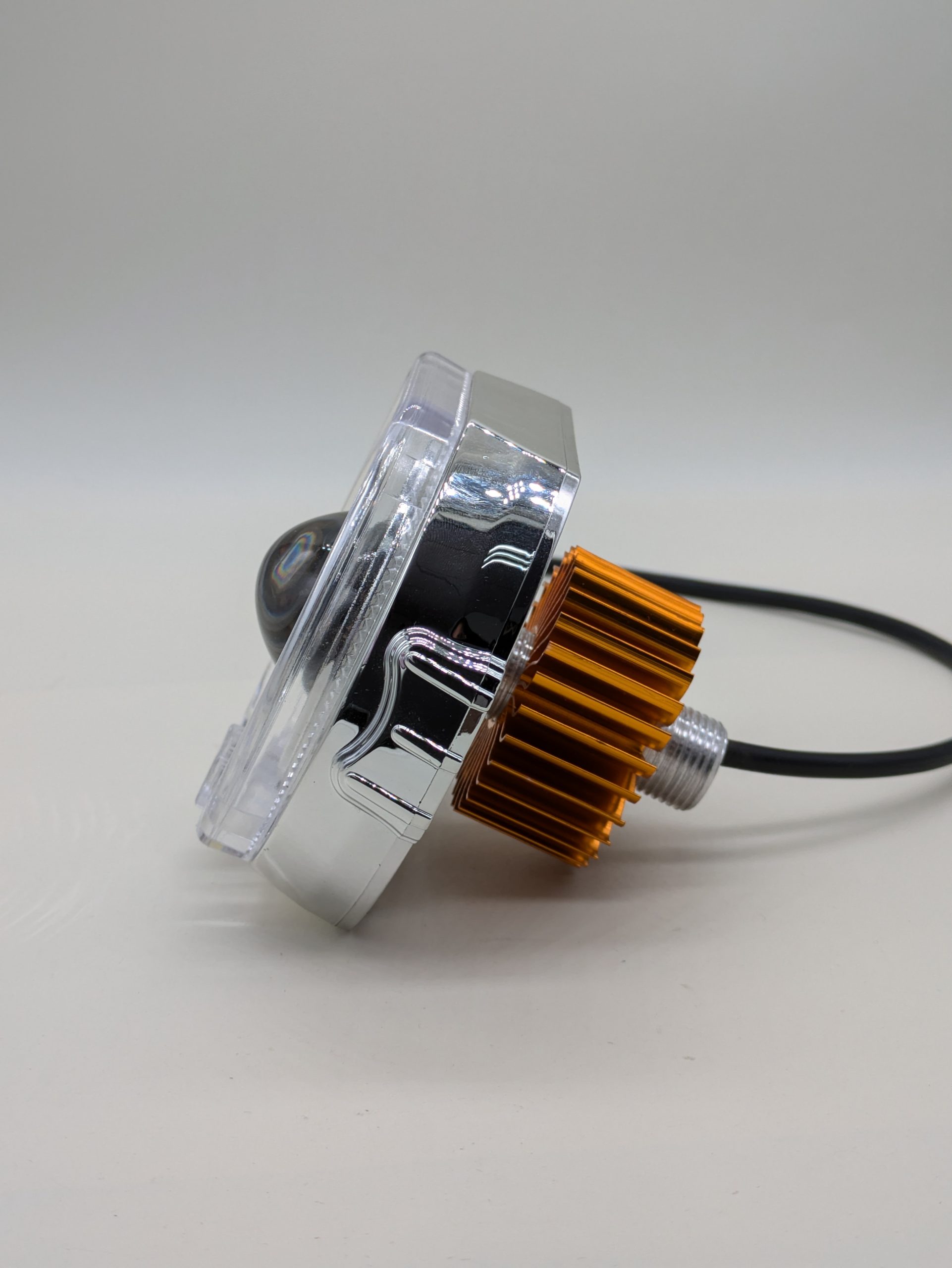 Large corrugated lens built in - Image 3