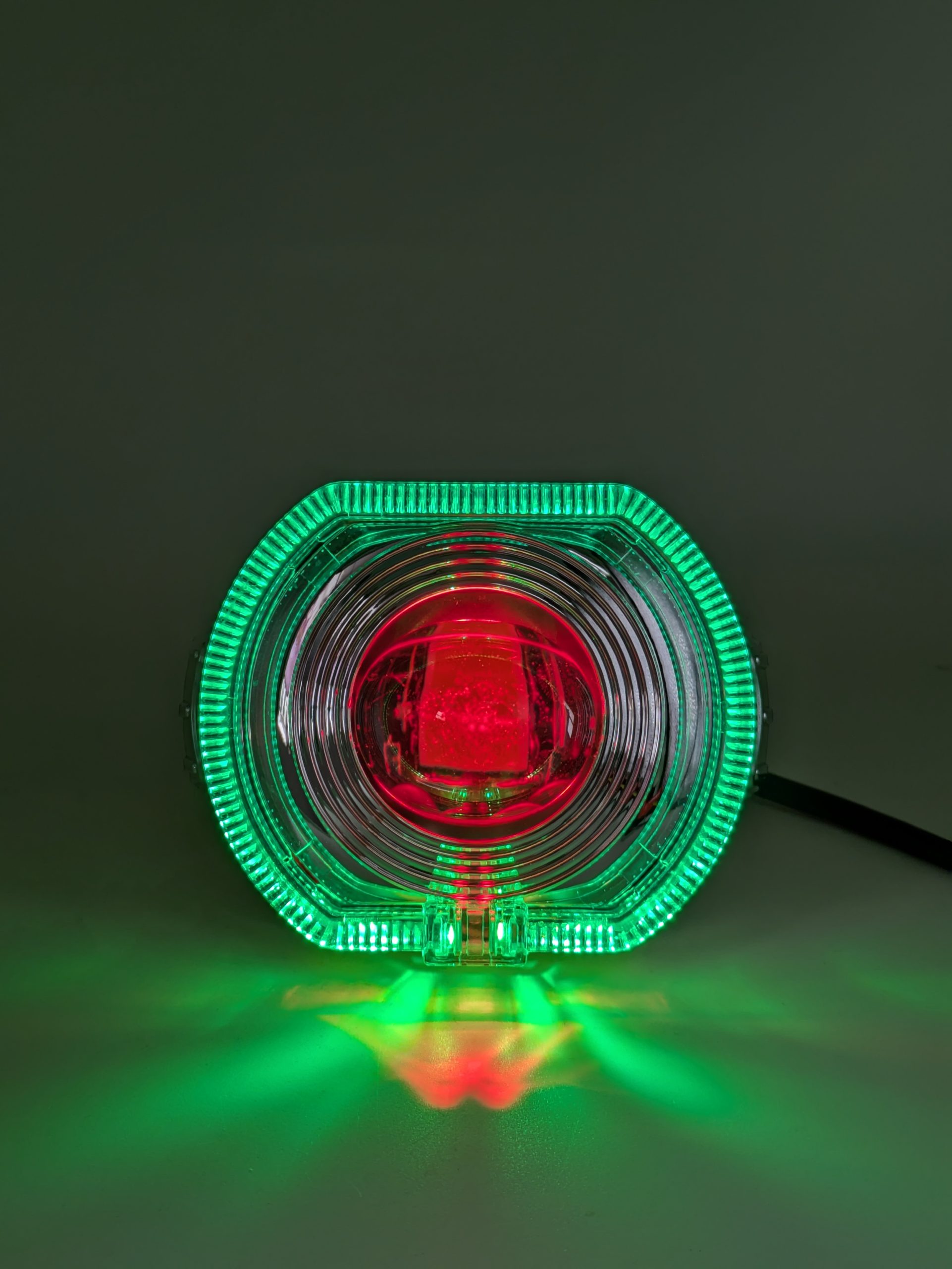 Large corrugated lens built in - Image 6