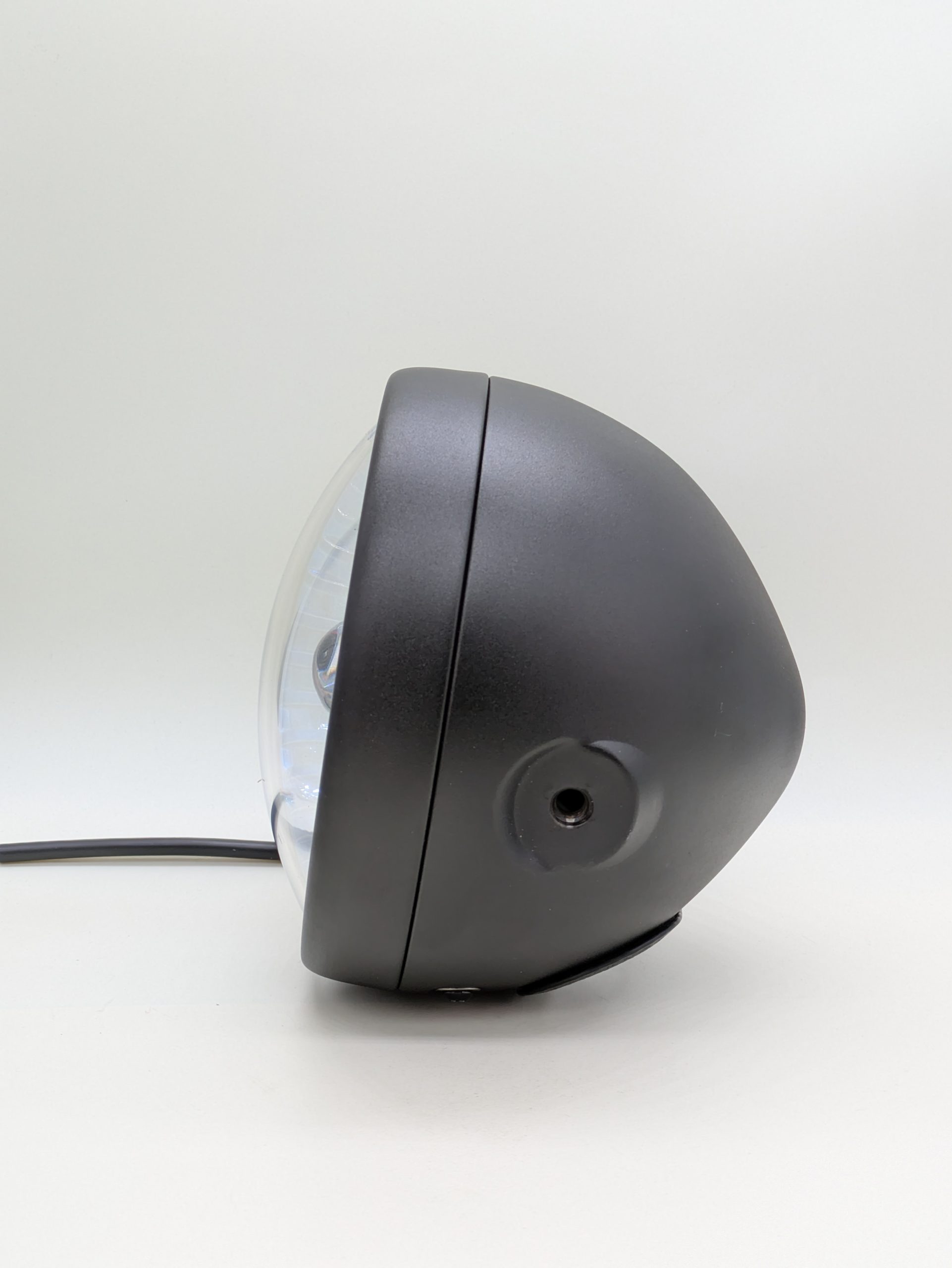 5.75 inch assembly headlight - built-in large lens - Image 3