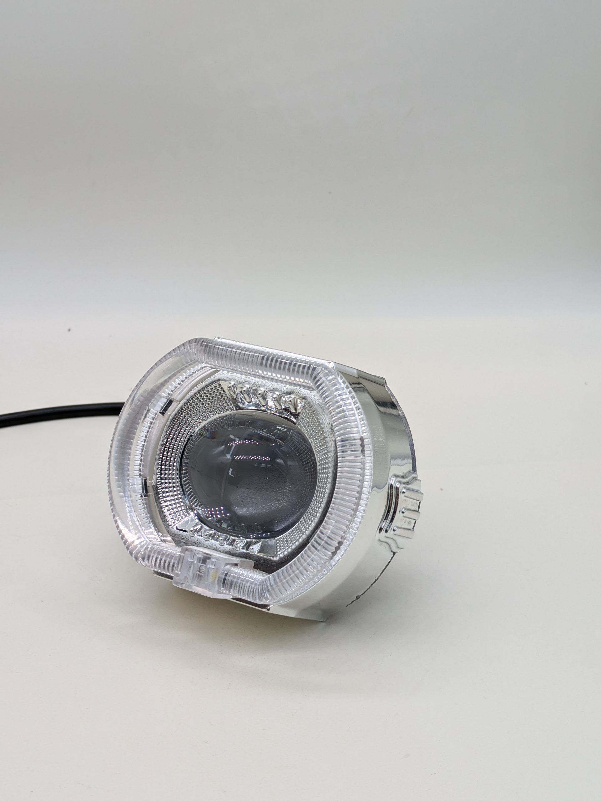 Built-in 3.5-inch lens