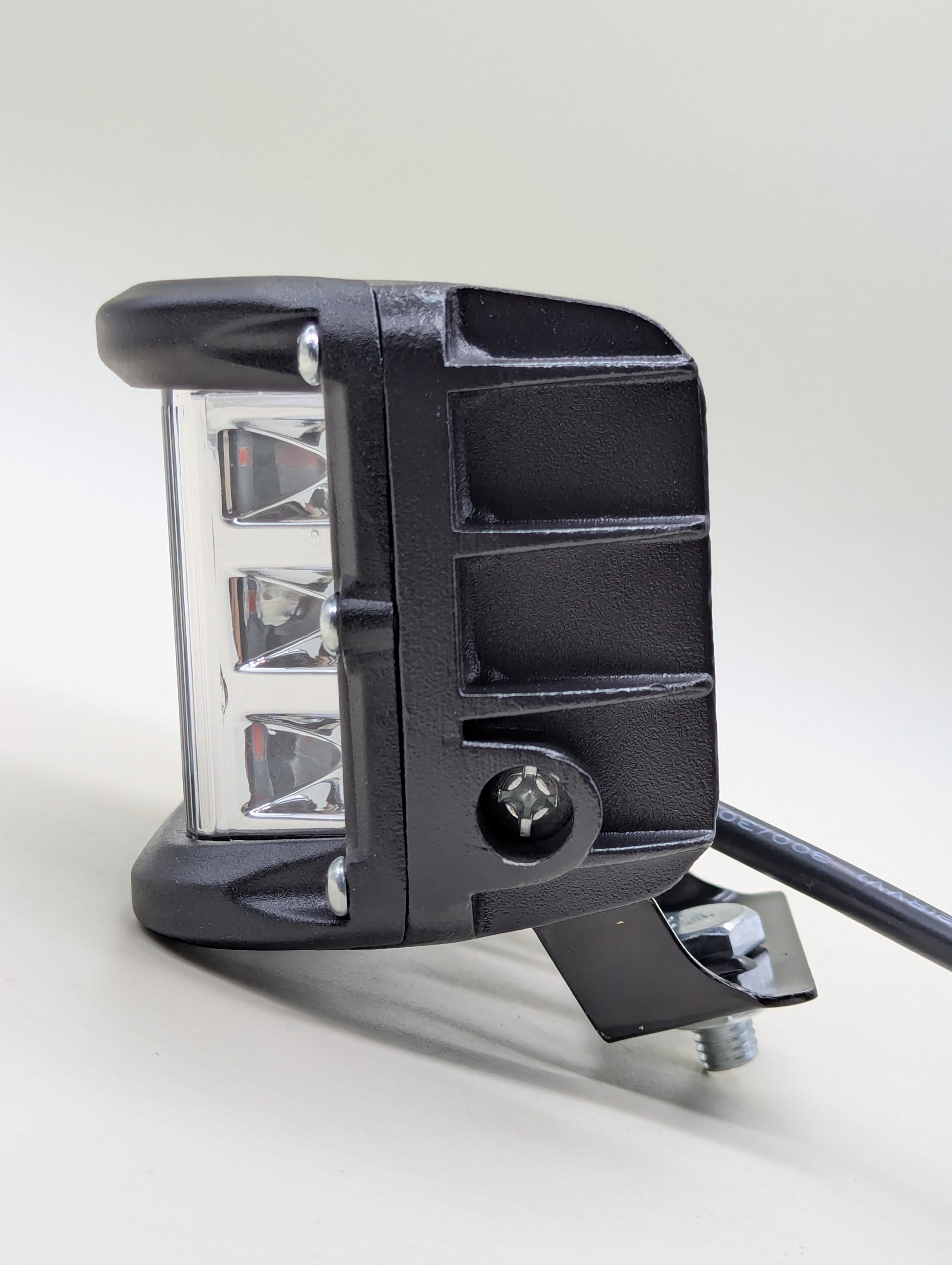 Working lights on three sides - Image 4