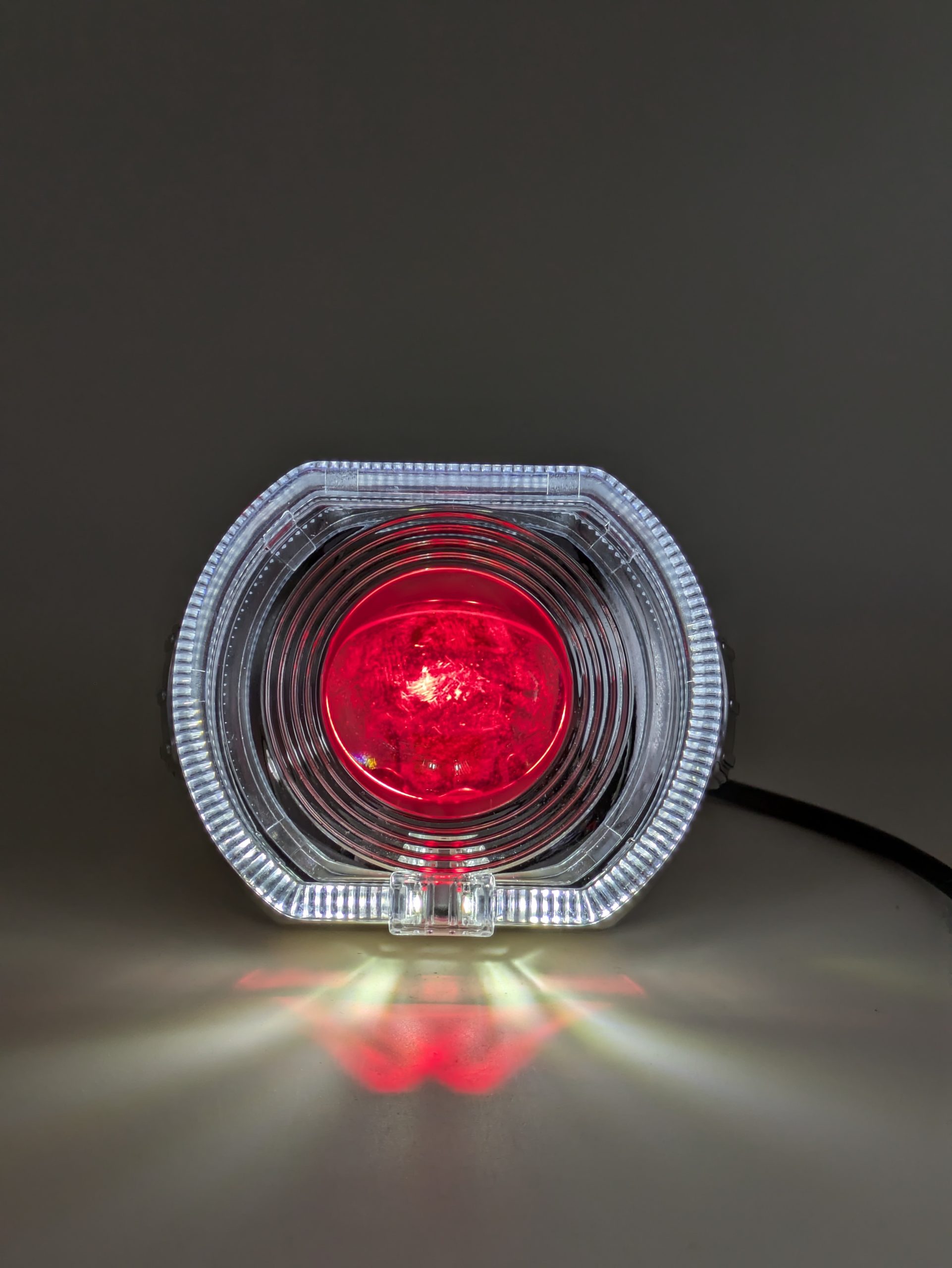 Large corrugated lens built in - Image 5