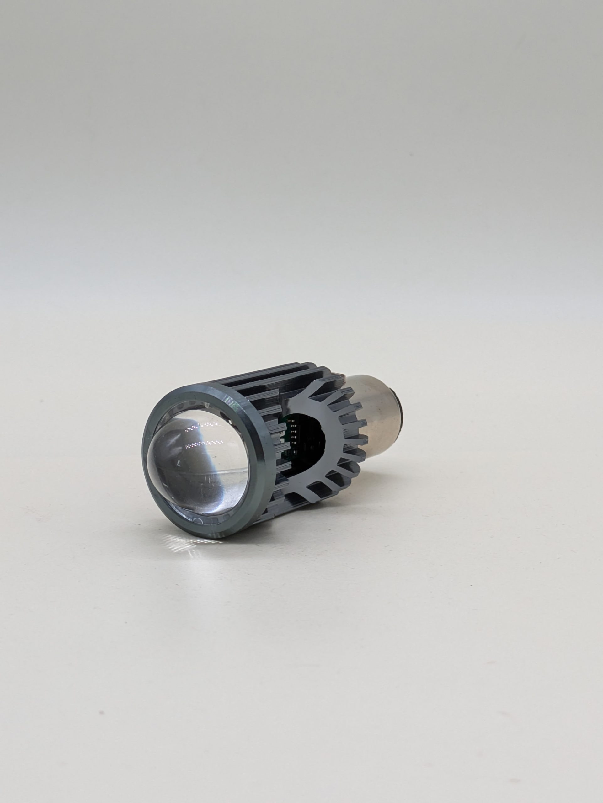 Little steel cannon with double-sided colored lights