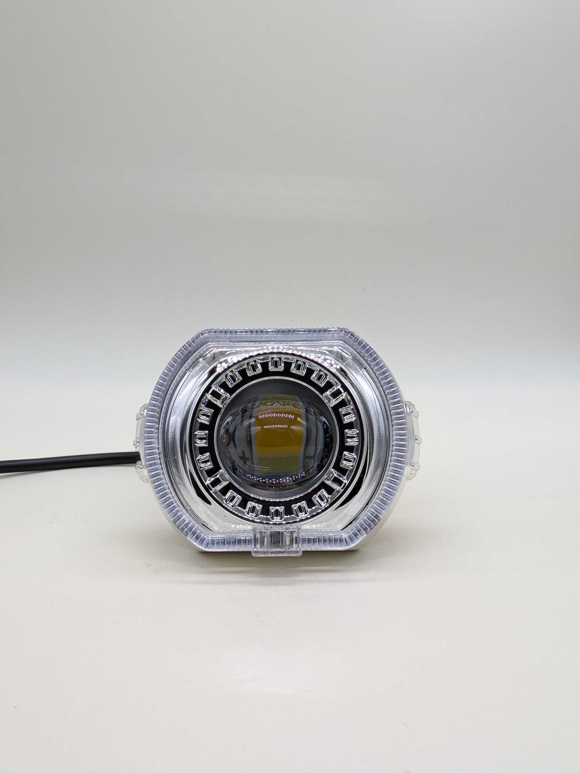 Built-in large lens - Image 2